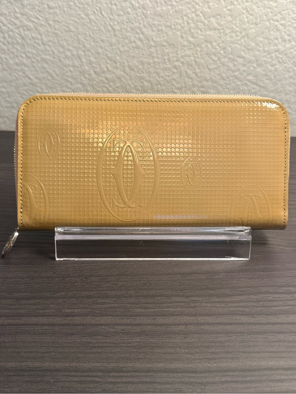 NWOT LIMITED EDITION CARTIER “HAPPY BIRTHDAY” INTERNATIONAL WALLET